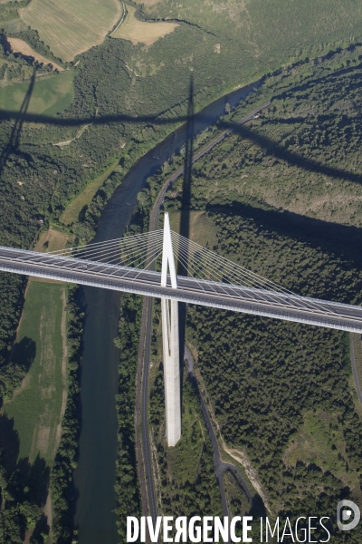 Vue aérienne du pont de Millau