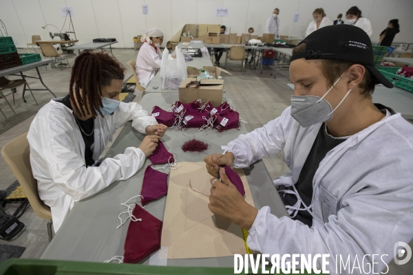 Atelier éphémère de confection de masques au Parc Chanot à Marseille