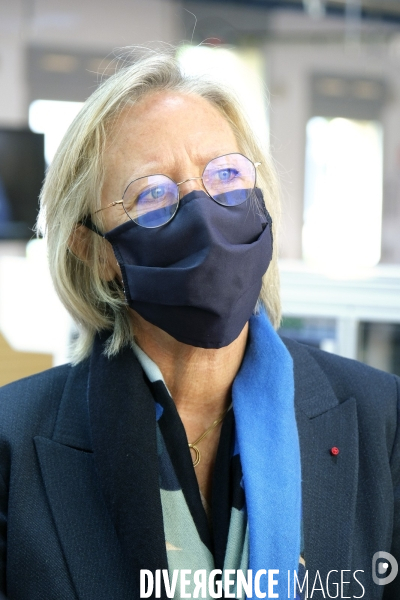 Déplacement de Madame la Secrétaire d Etat chargée des personnes handicapées, Sophie CLUZEL dans une entreprise adaptée APF France entreprises d Evreux