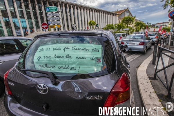 Manifestation en voiture à Marseille