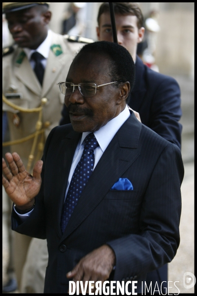 Le president gabonais omar bongo recu a l elysee