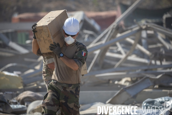 Les Armées française et libanaise déblaient de port de Beyrouth après l explosion du 4 aout 2020