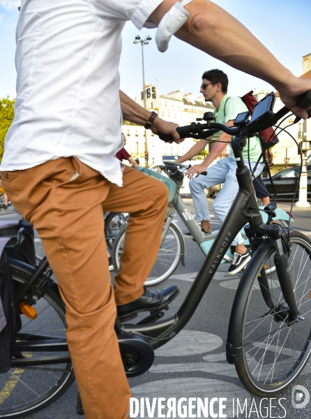 Le vélo à Paris, pistes cyclables.