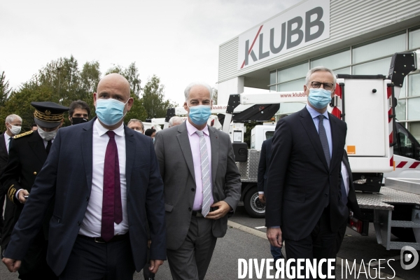 Bruno Le Maire visite une usine de l entreprise KLUBB