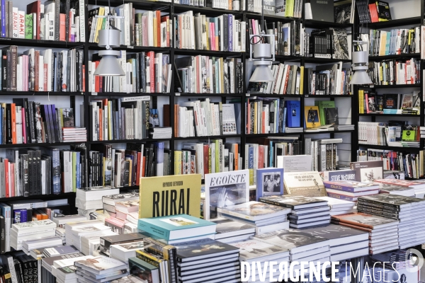 MOLLAT, la plus ancienne et la plus grande librairie indépendante de France.