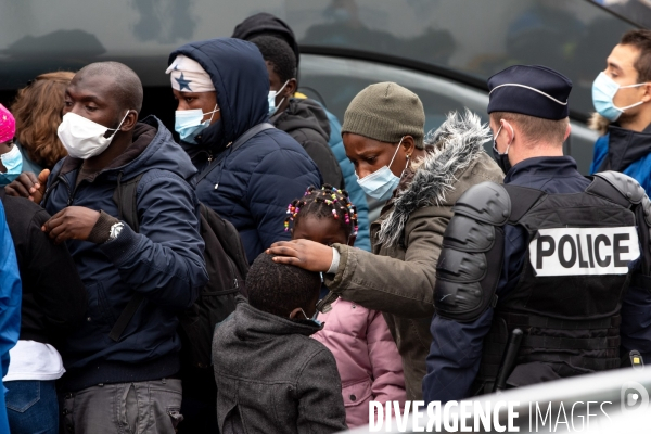 Evacuation du camp de migrants de Saint-Denis.