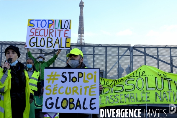 ManifestationÊ  ParisÊcontreÊlaÊloi Sécurité globale. Demonstrate against The global security law.