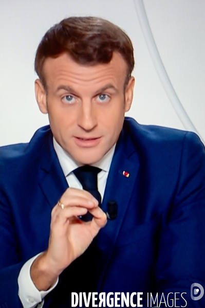 Emmanuel Macron. Discours télévisé sur l épidémie de coronavirus.