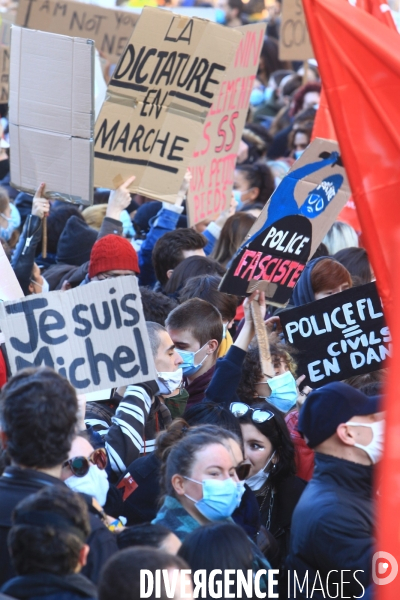 Manifestation parisienne contre la loi sécurité globale