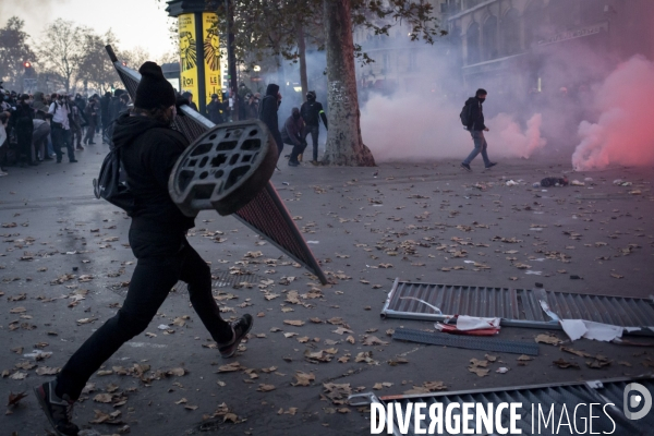 Manifestation contre la loi  Sécurité globale  et son article 24 entre République et Bastille à Paris