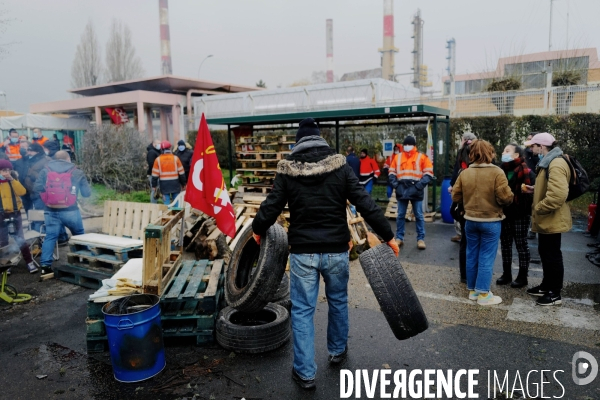 Grève des salariés de la Raffinerie Total de Grandpuits