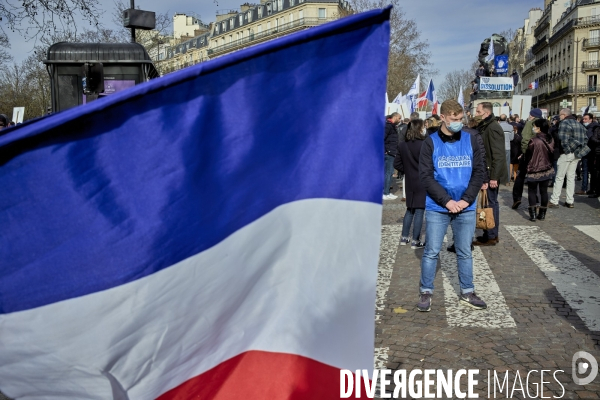 Manifestation de Generation identitaire a Paris contre son eventuelle dissolution