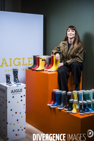 Portrait de sandrine conseiller, pdg de la marque de vetement aigle.