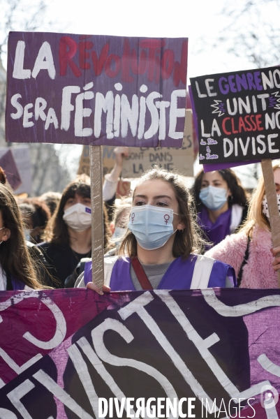 Manifestation à Paris pour les droits des femmes. la Journée internationale des droits des femmes, le 8 Mars 2021. International women sday in Paris.