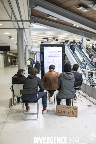 Action contre la publicité à Gare du Nord