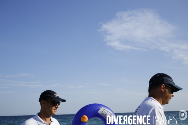 Cannes le 12/07/2018 Des policiers municipaux de la brigade des plages patrouillent sur le littoral le long du Boulevard du Midi. Ils sont chargés en outre de faire respecter l arreté reglementant la consommation de narguilé sur les lieux publics.
