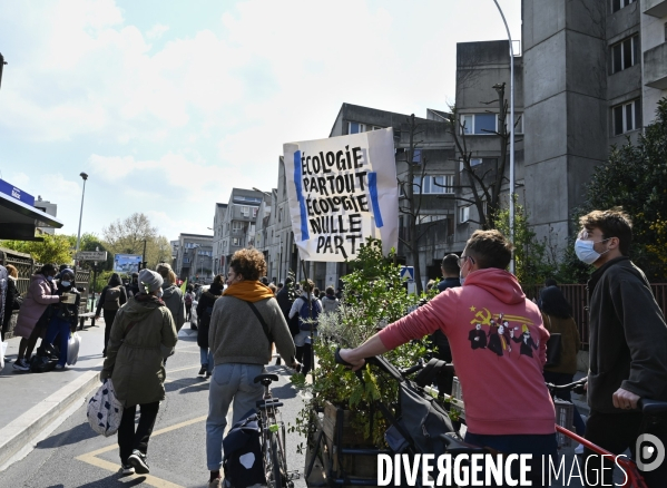 Marche contre le projet de détruire les jardins partagés d Aubervilliers afin d y construire un SPA et SOLARIUM.