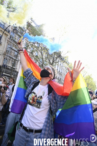 Marche lesbienne à Paris. Lesbian walk in Paris.