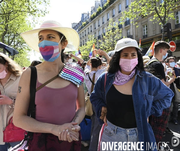 Marche lesbienne à Paris. Lesbian walk in Paris.