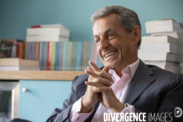 Nicolas Sarkozy enregistre pour la parution en version audio de son livre  le temps des tempêtes 