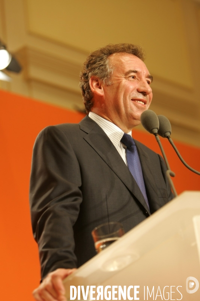 Conference de presse de François Bayrou