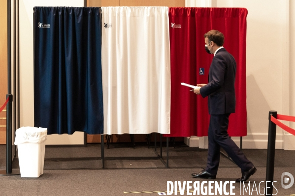 Vote d Emmanuel Macron aux élections départementales et régionales.
