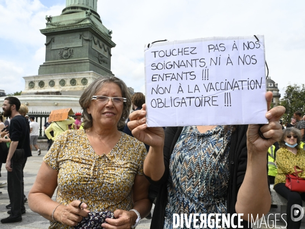 Manifestation contre le projet de passe sanitaire, à Paris le 24 juillet 2021. Demonstration against sanitary pass.