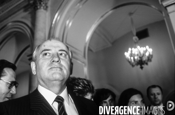François Mitterrand visite Mikhaïl Gorbatchev