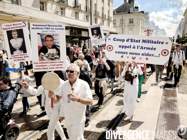 Manifestation d identitaires anti-pass et anti-vax à Tours (37)