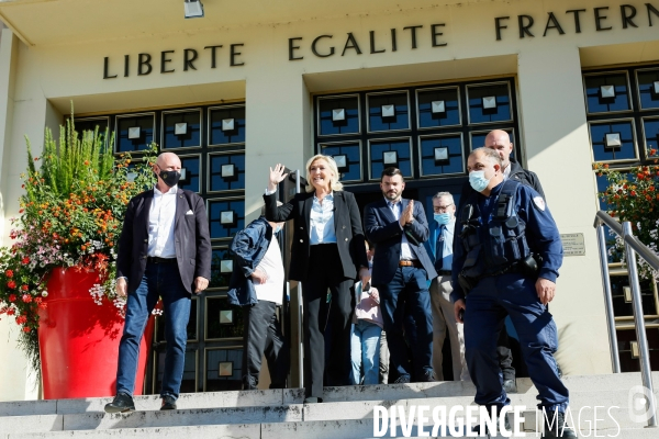 Bain de foule pour Marine Le Pen à Hayange (Mairie RN)