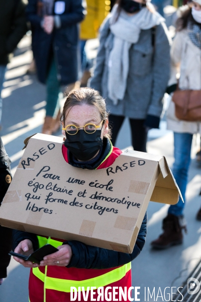Manifestation des enseignants contre les mesures sanitaires à Nantes