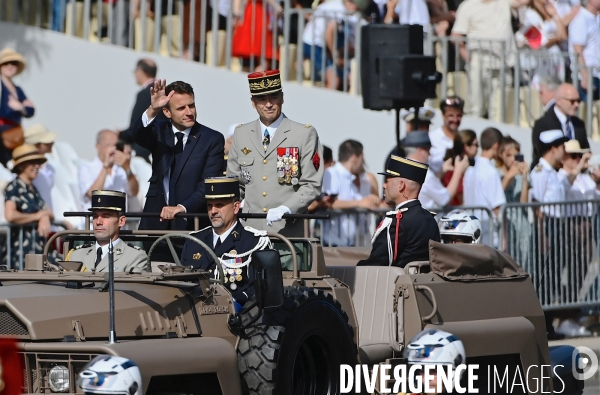 Emmanuel Macron avec le general Thierry Burkhard