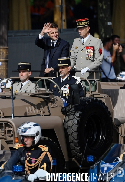 Emmanuel Macron avec le general Thierry Burkhard