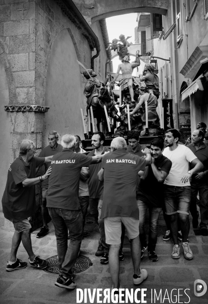 Procession de San Bartolu à travers les ruelles de la Haute-Ville de Bonifacio en corse