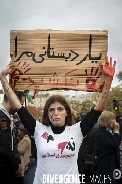 Iran la révolte. Marche pour les femmes iraniennes et contre le pouvoir sexiste en Iran.