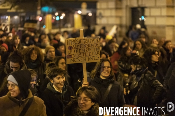 Manifestation feministe et anticapitaliste nocturne contre la reforme des retraites 06032023