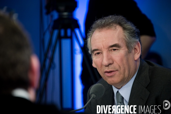 Francois Bayrou: discussion sur le theme du numerique, Paris, 14/02/2012