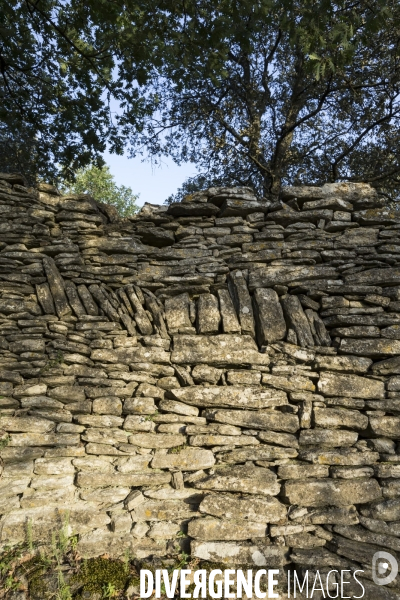 Murs en pierre sèche - Terrasses de culture de Goult, Vaucluse (84)