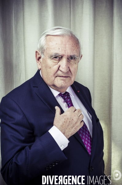 Portrait de jean-pierre raffarin, ancien premier ministre.