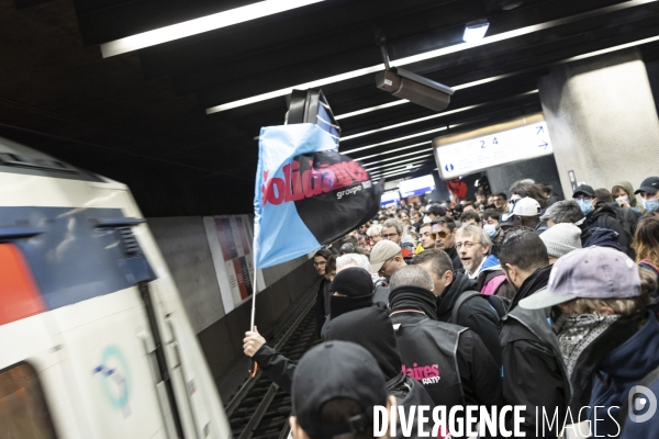 AG des cheminots de gare de Lyon et envahissement du siege d EURONEXT a la Defense