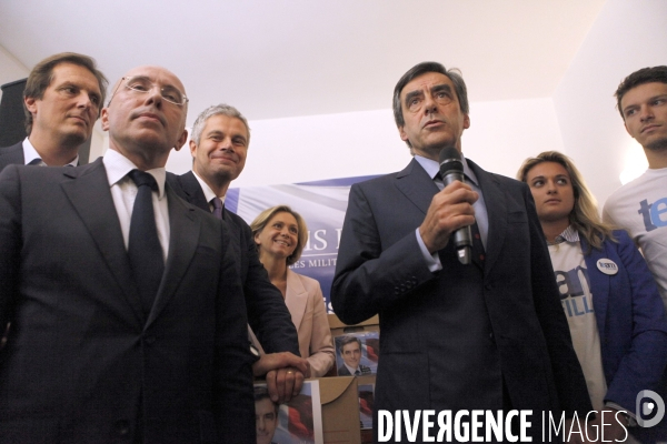 François FILLON présente ses parrainages pour sa candidature à la présidence de l UMP