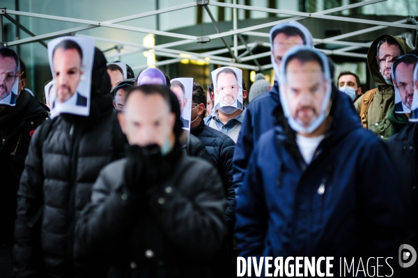 Manifestation de salaries de Canal+ contre le licenciement de Stephane Guy