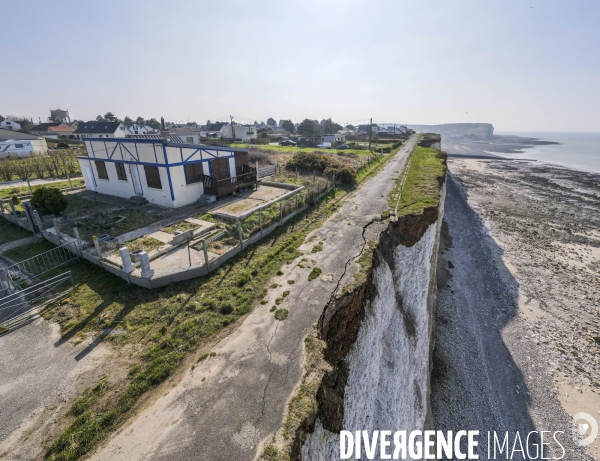 Erosion du littoral et de la falaise a Criel sur Mer en Seine Maritime.