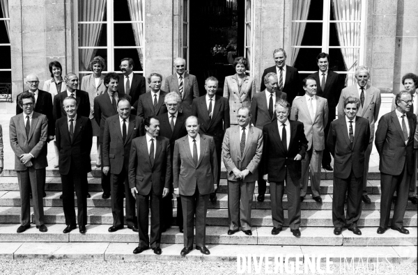 Premier conseil des ministres du gouvernement Rocard