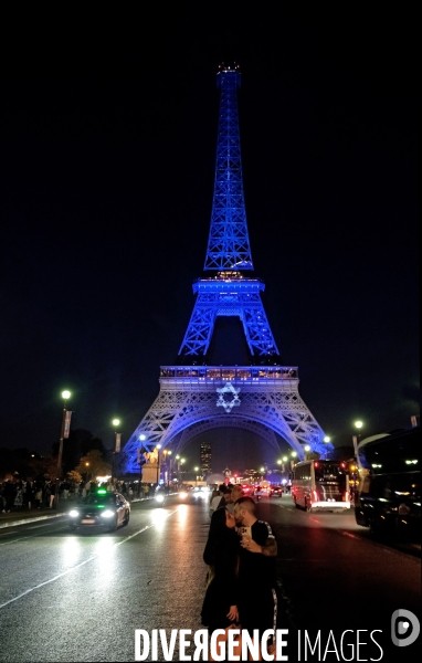 La Tour Eiffel éclairée aux couleurs du drapeau israélien