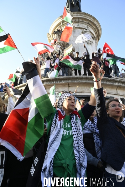 Rassemblement à Paris en soutien au peuple palestinien en raison du conflit israélo-palestinien à Gaza