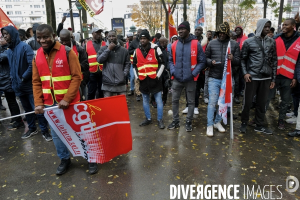 Rassemblement de travailleurs sans papiers devant la la direction générale des étrangers en france