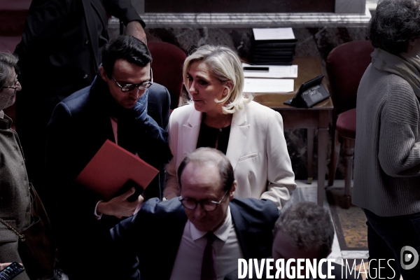 Renaud Labaye secrétaire général du groupe RN avec Marine Le Pen