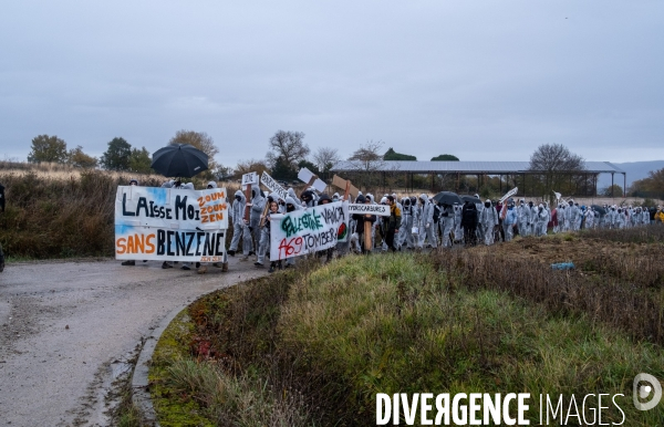 Manifestation contre le chantier de l autoroute A 69 et les usines bitume