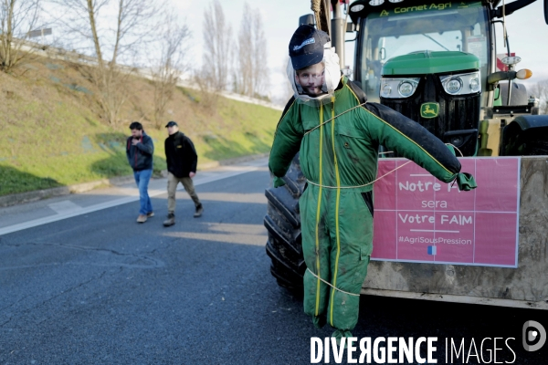 Blocage et occupation de l autoroute A6 par les agriculteurs